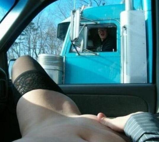 Girlfriend Shows Pussy in Car to Truck Driver