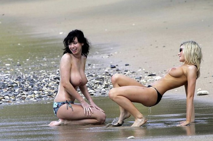 Real amateur hotties with naked pussy at the beach